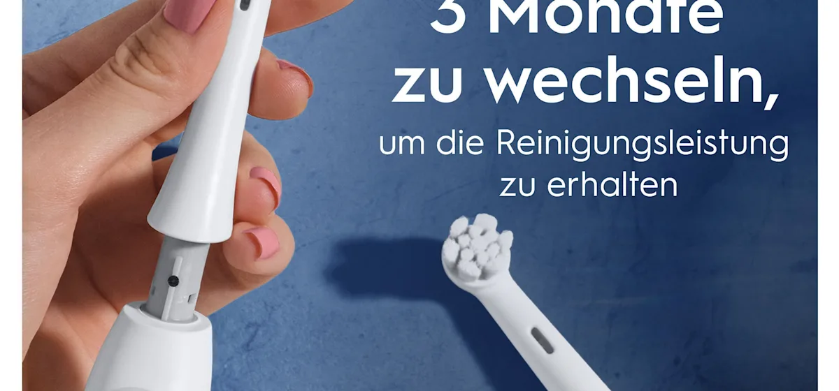 Oral-B iO Aufsteckbürsten-Verpackung, hervorgehoben wird die "Sanfte Reinigung" und dass zwei Bürsten enthalten sind.