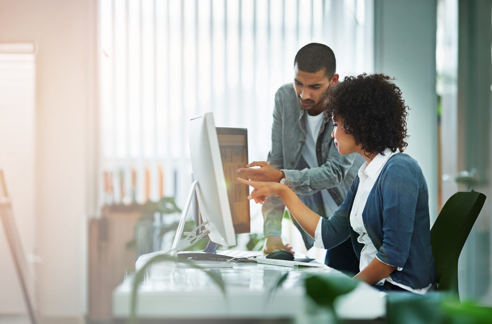 Top tips for evaluating call center training software options 