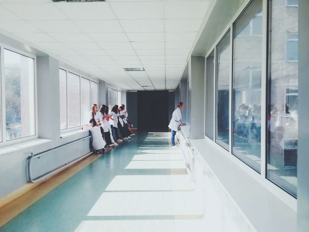 Should-I-Go-to-a-Hospital-If-I-Start-Having-Coronavirus-Symptoms--1024x770.jpg