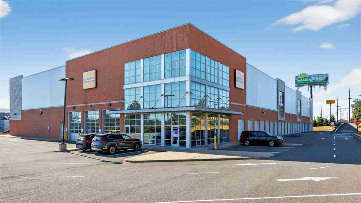 street view of Manhattan Mini Storage in Wood-Ridge, NJ