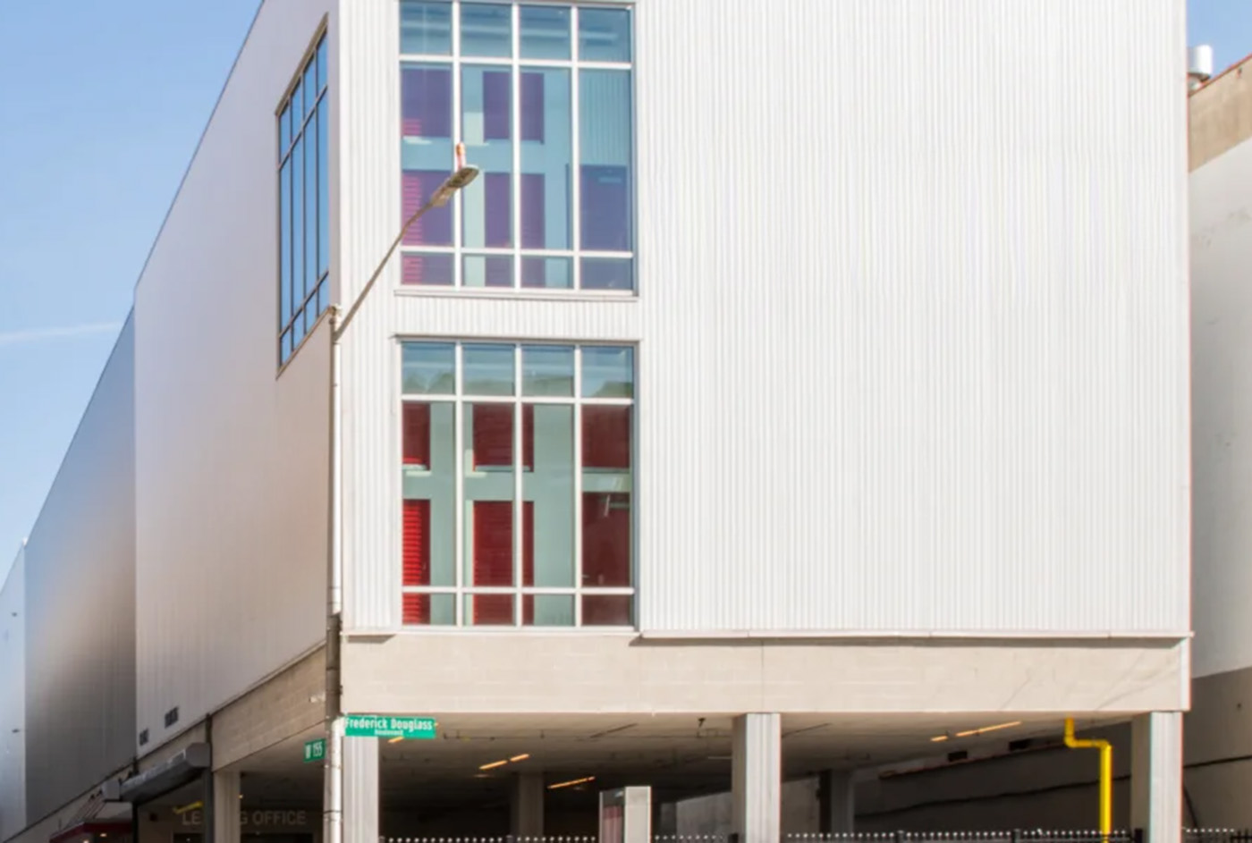 Manhattan Mini Storage on 2924 8th Ave in New York Self Storage