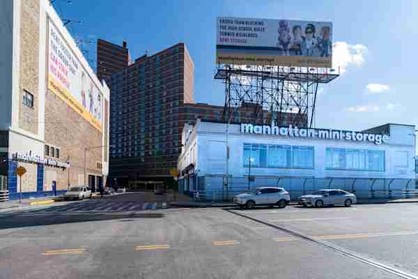 Manhattan Mini Storage on 570-571 Riverside Dr in New York Self Storage