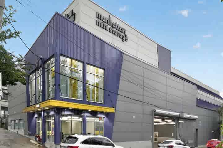 street view of the storage facility at 552 Nereid Ave in The Bronx, NY