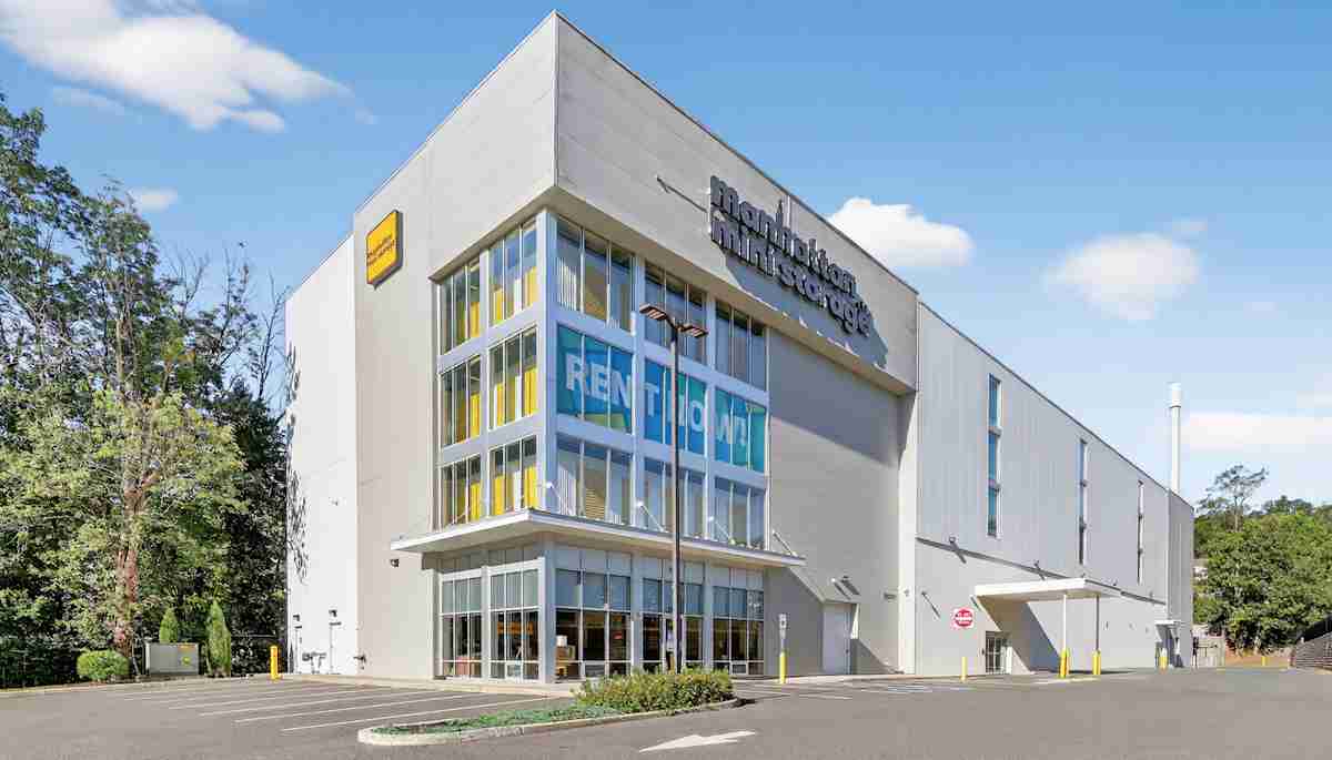 street view of the Manhattan Mini Storage in North Plainfield, NJ