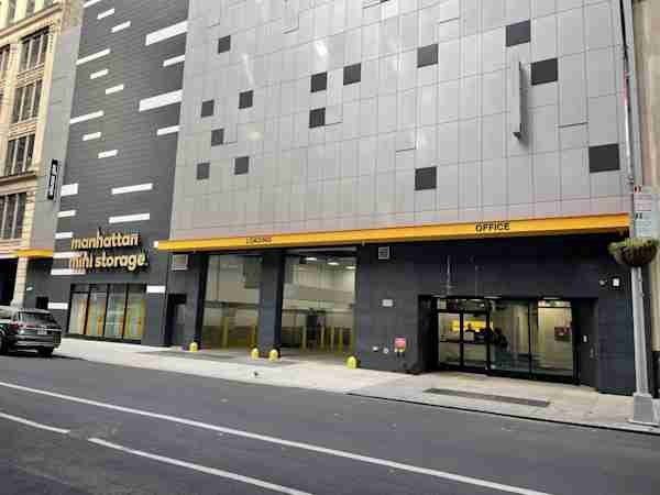 Manhattan Mini Storage on 41 E 21st St in New York Self Storage
