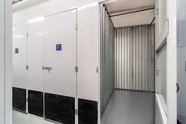 large size storage units in Inwood at Manhattan Mini Storage