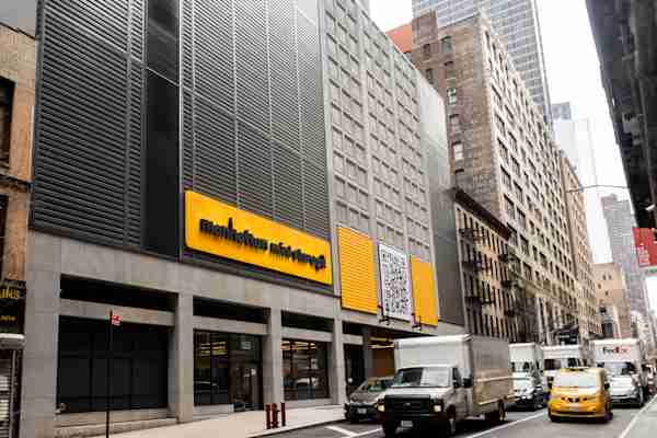 Manhattan Mini Storage on 155-165 W 29th St in New York Self Storage