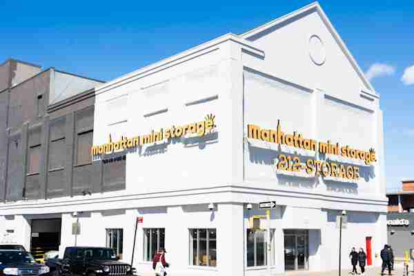 Manhattan Mini Storage on 980 4th Ave in Brooklyn Self Storage