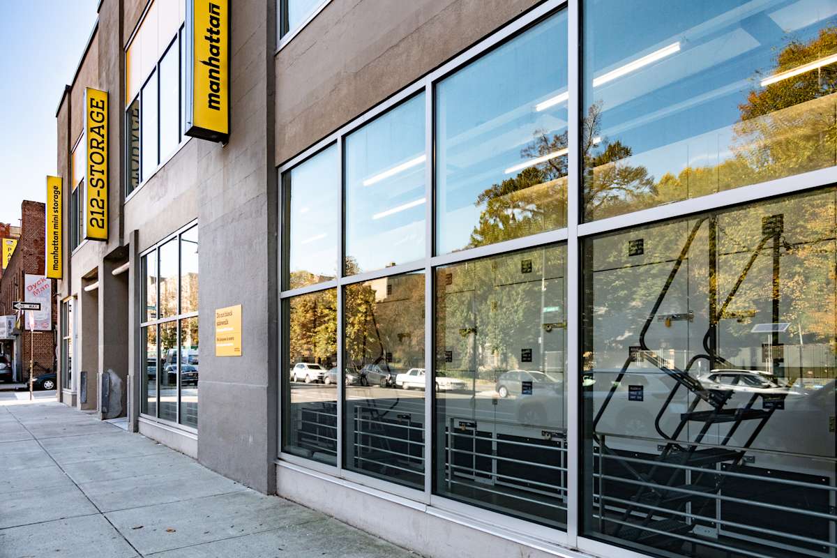 A street view of Manhattan Mini Storage 