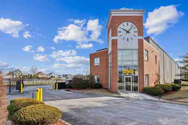Manhattan Mini Storage on 250 Flanagan Way in Secaucus Self Storage
