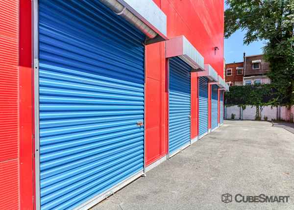 drive-up self storage units in Brooklyn on Remsen Ave