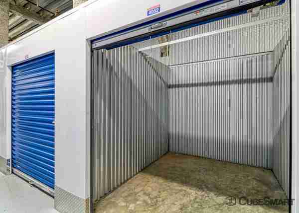 indoor climate controlled self storage in Brooklyn on Remsen Ave