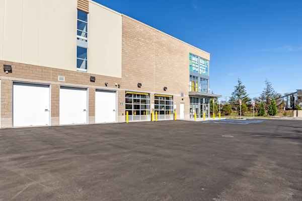 Manhattan Mini Storage drive up storage units and loading bay doors in Westhampton Beach, NY
