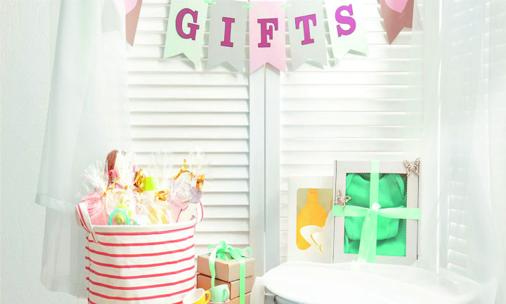 Baby shower hot sale gift themes