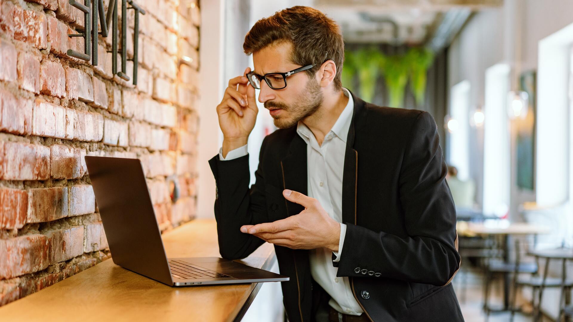 pexels-mikhail-nilov-758277621