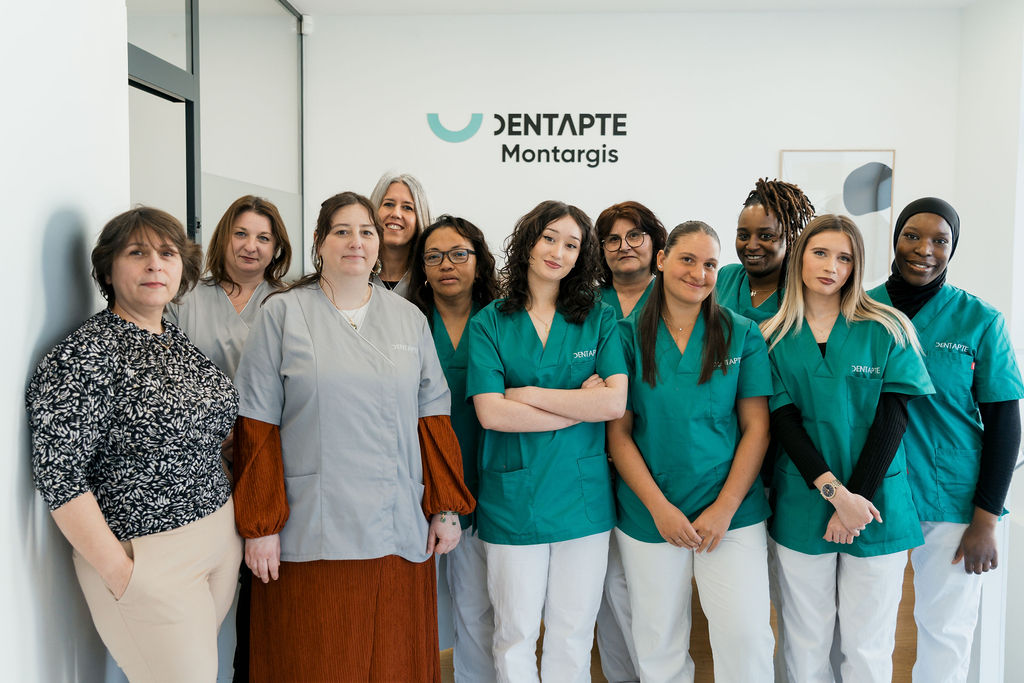 Photo avec tous les membres du Centre Dentaire Montargis