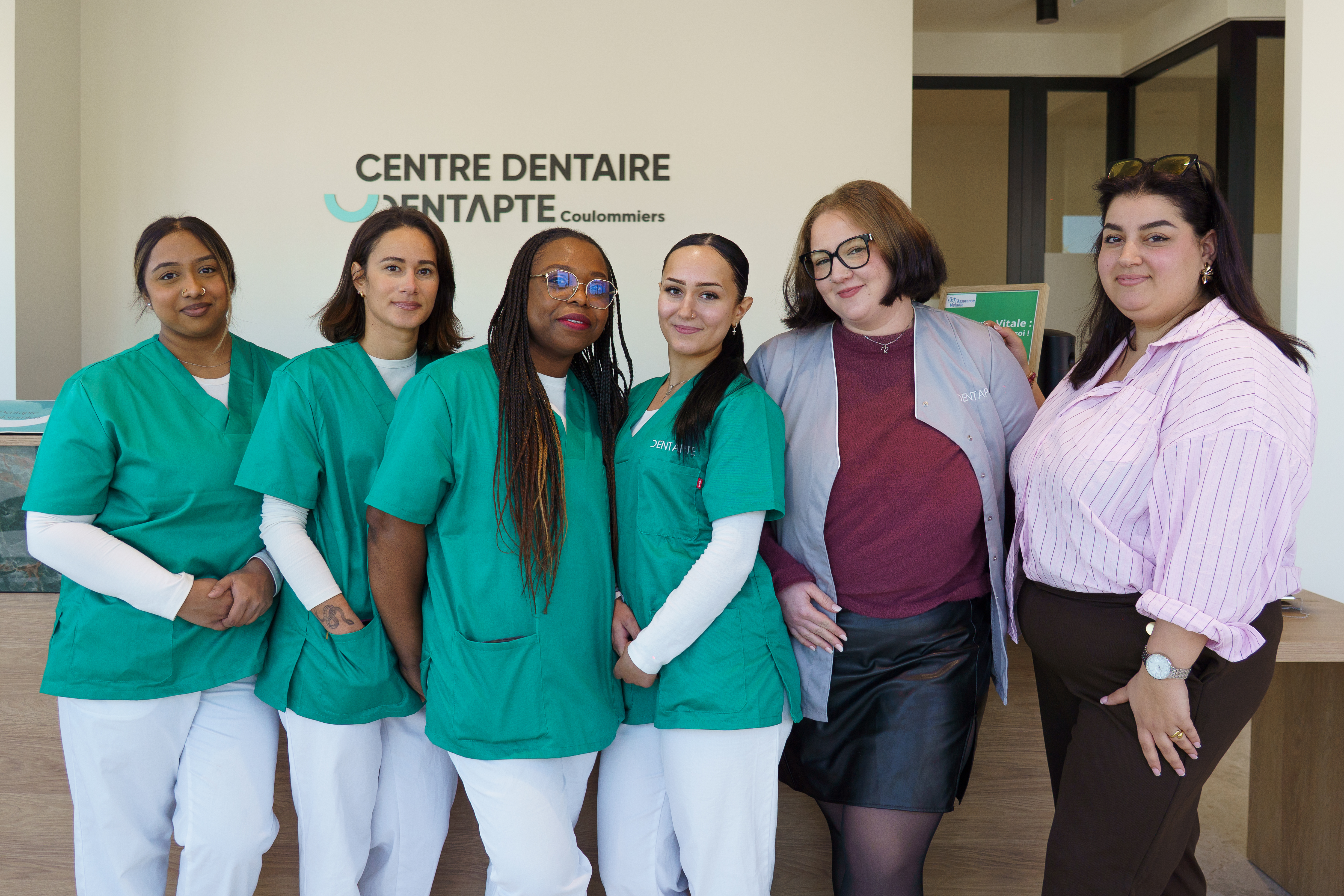 Photo avec tous les membres du Centre Dentaire Coulommiers