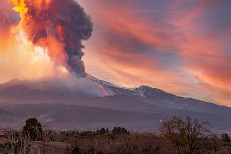 overview of the Etna volcano during the eruption of 16 February 2020