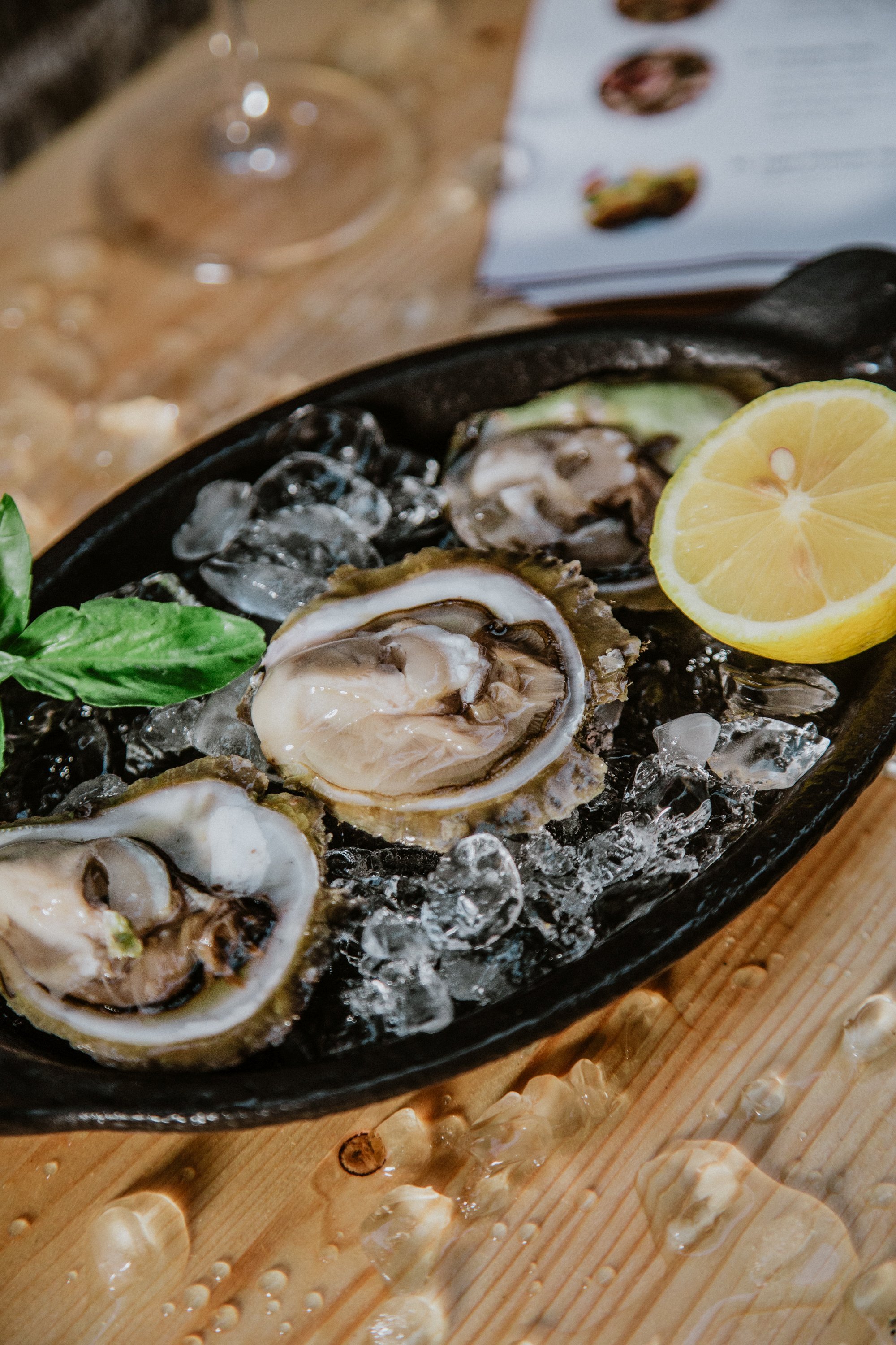 01 - Dubrovnik Top 10 - Jane Foster - 8 Ston oysters - credit Bota Šare.