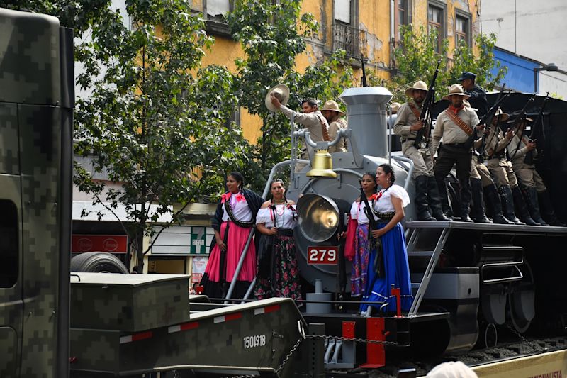 Mexico City Cantinas: History, Drinks and Local Culture