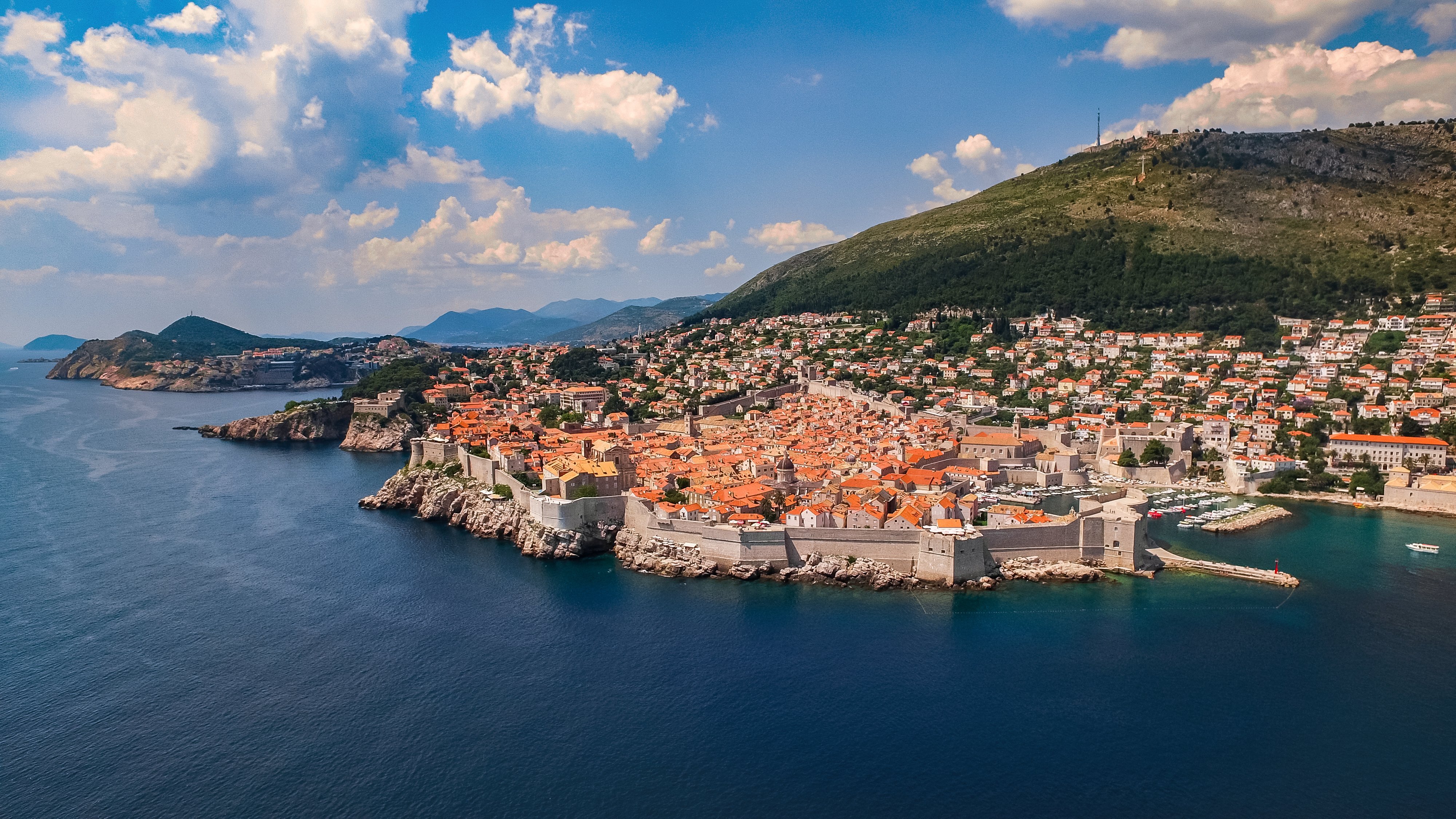 00 - Intro - Jane Foster - 2 Unesco sites - Dubrovnik old town - credit Ivo Biocina