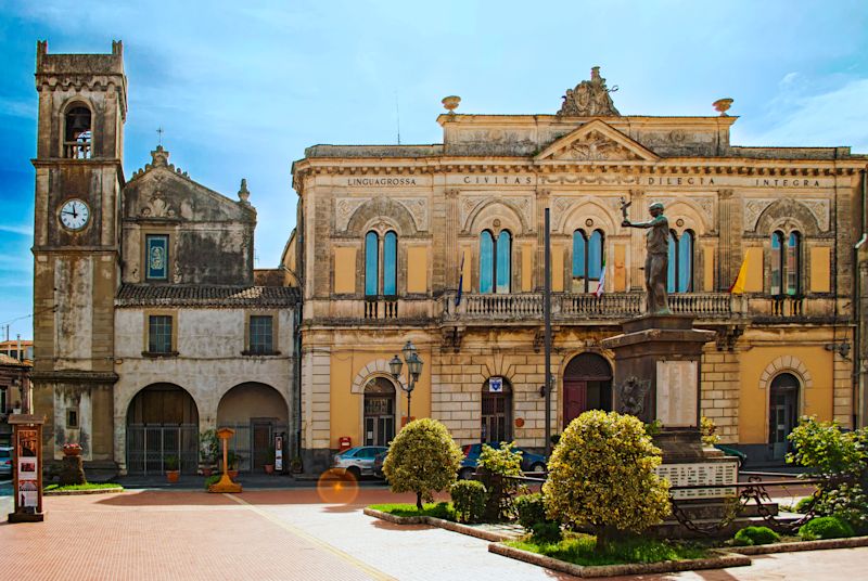 Train Travel in Sicily: Around Mount Etna by Rail