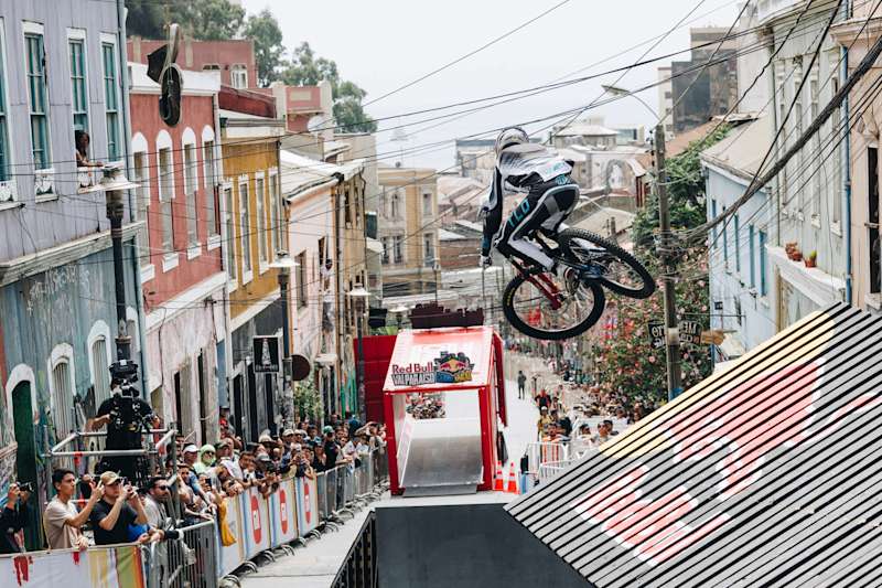Cerro Abajo: Valparaíso’s Urban Downhill Race