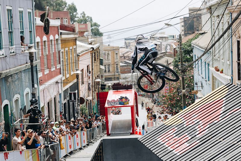 Cerro Abajo: Valparaíso’s Urban Downhill Race