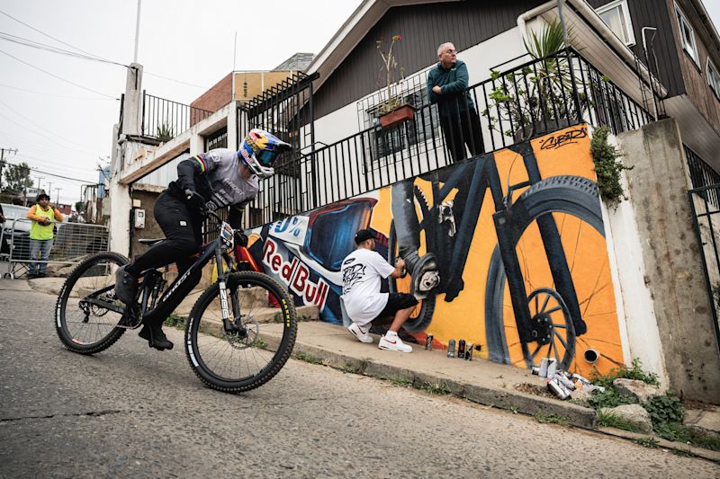 Cerro Abajo: Valparaíso’s Urban Downhill Race