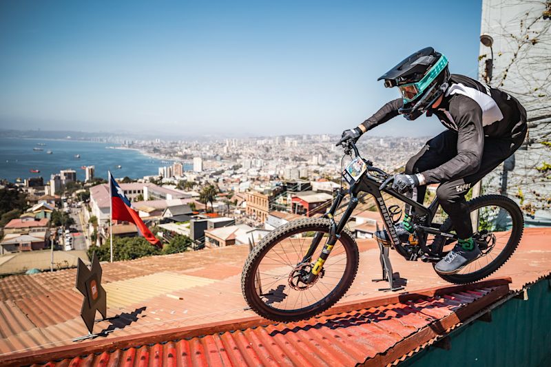 Cerro Abajo: Valparaíso’s Urban Downhill Race