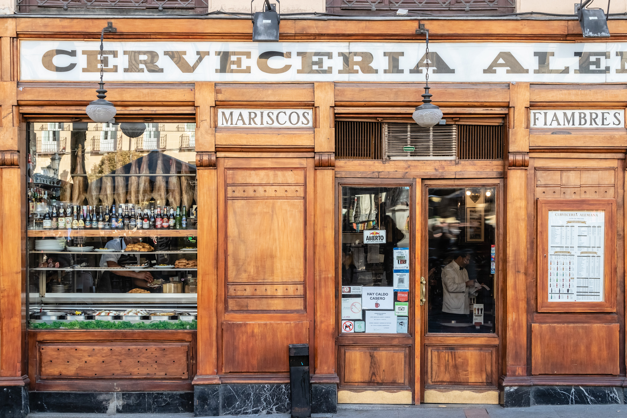 A Guide to Madrid Literary Cafès and Bars