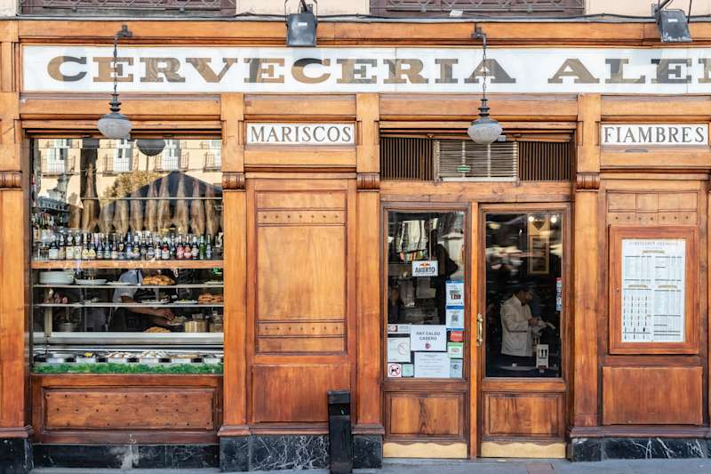A Guide to Madrid Literary Cafès and Bars