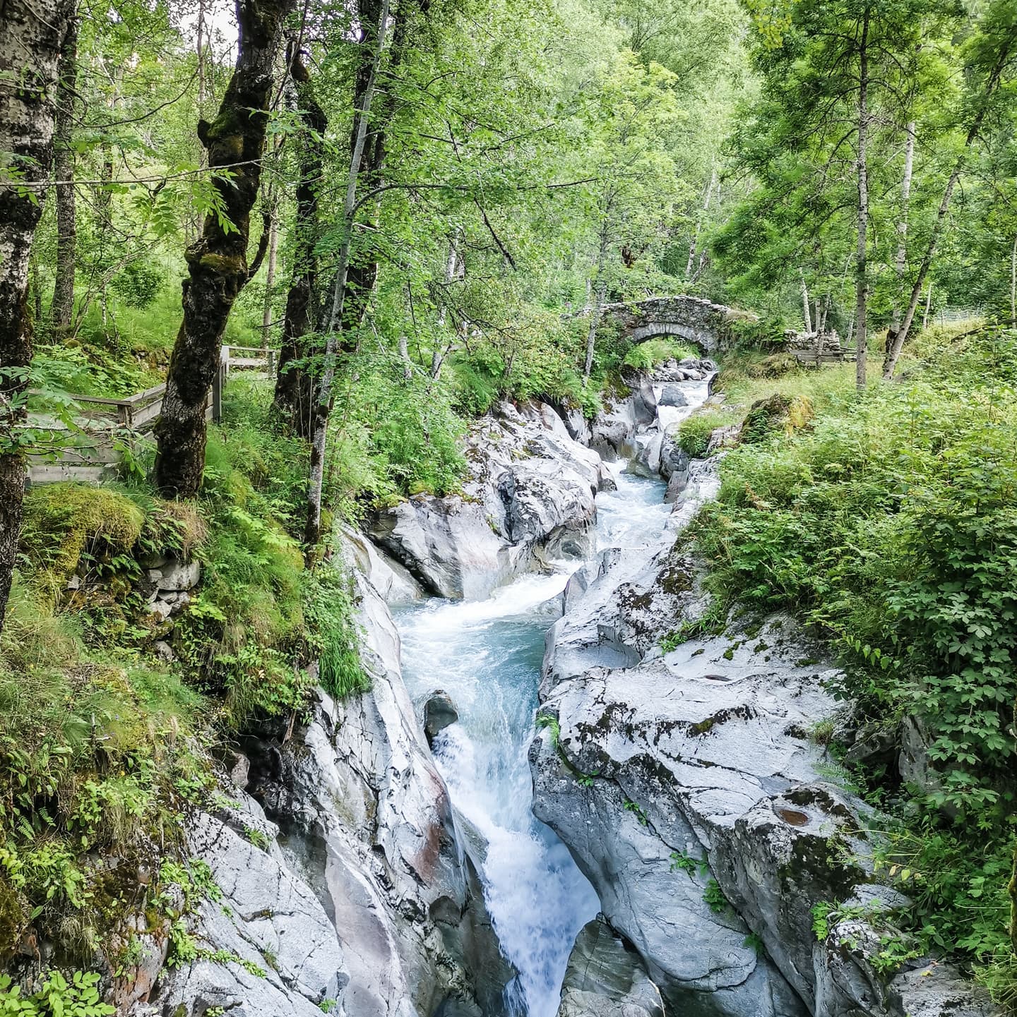 Oulles Du Diable, Cascade De Buchardet Et Cabane De L'Aup - Randonnée ...