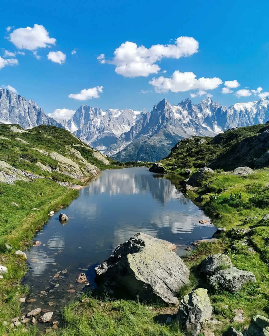 Photographie de julie.hike sur la randonnée "Lacs des Chésérys et Chalet du Lac Blanc"