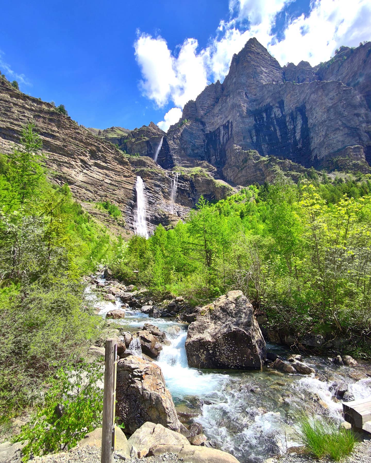 Cascade De La Pisse - Randonnée & Guide | Rheaparks