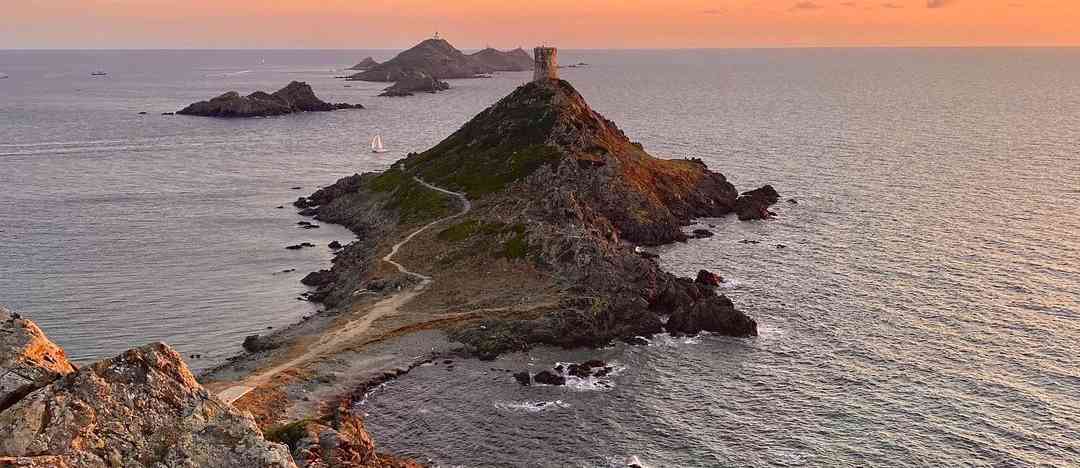 Photographie de paolinevgr sur la randonnée "Tour de la Parata - Chemin de la Corniche"