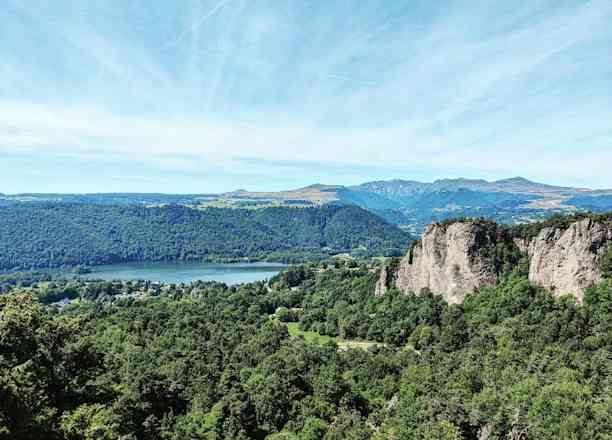Photographie de emiil.lie sur la randonnée "Château de Murol et Volcan du Tartaret"