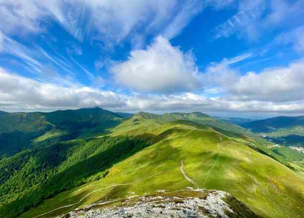 Photographie de rambolointain sur la randonnée "Tour de Puy Griou"