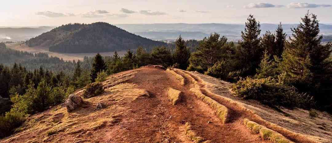 Photographie de patrick_ortholary sur la randonnée "Tour des Puys Montchal et Vichatel"