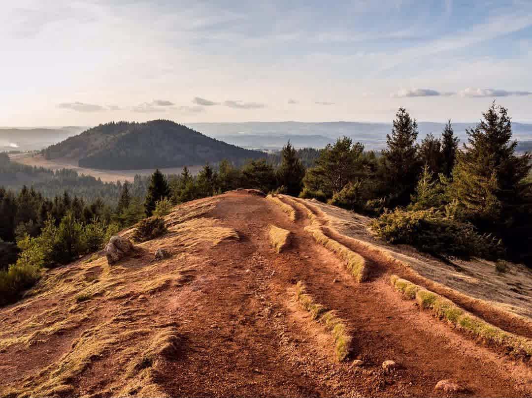 Photographie de patrick_ortholary sur la randonnée "Tour des Puys Montchal et Vichatel"