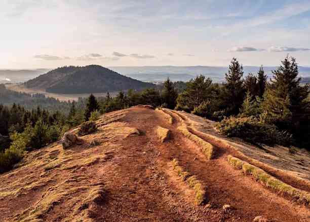 Photographie de patrick_ortholary sur la randonnée "Tour des Puys Montchal et Vichatel"