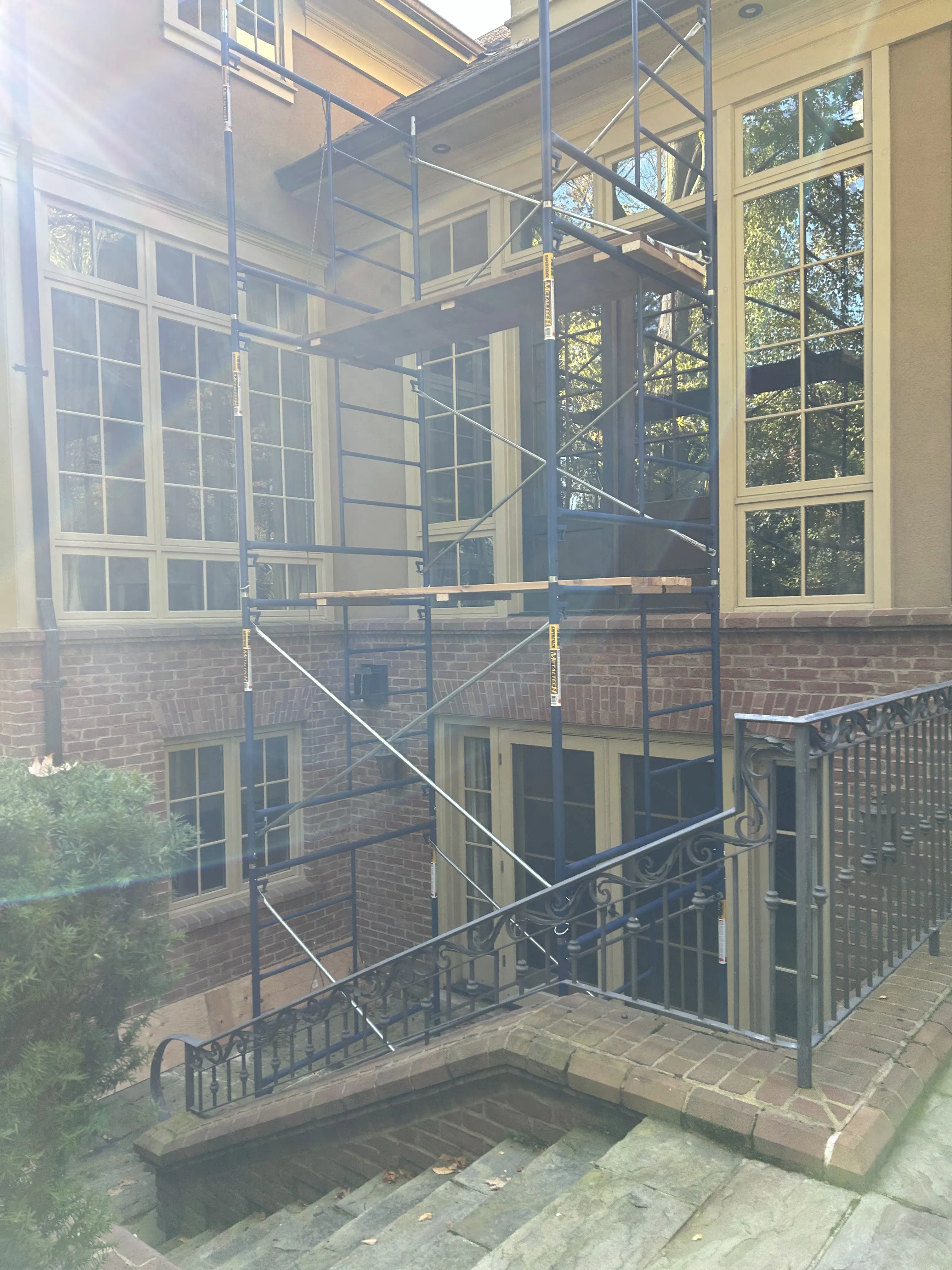 Professional drywall repair and wall finishing in an Oakville home — holes, cracks, and plaster restored smoothly