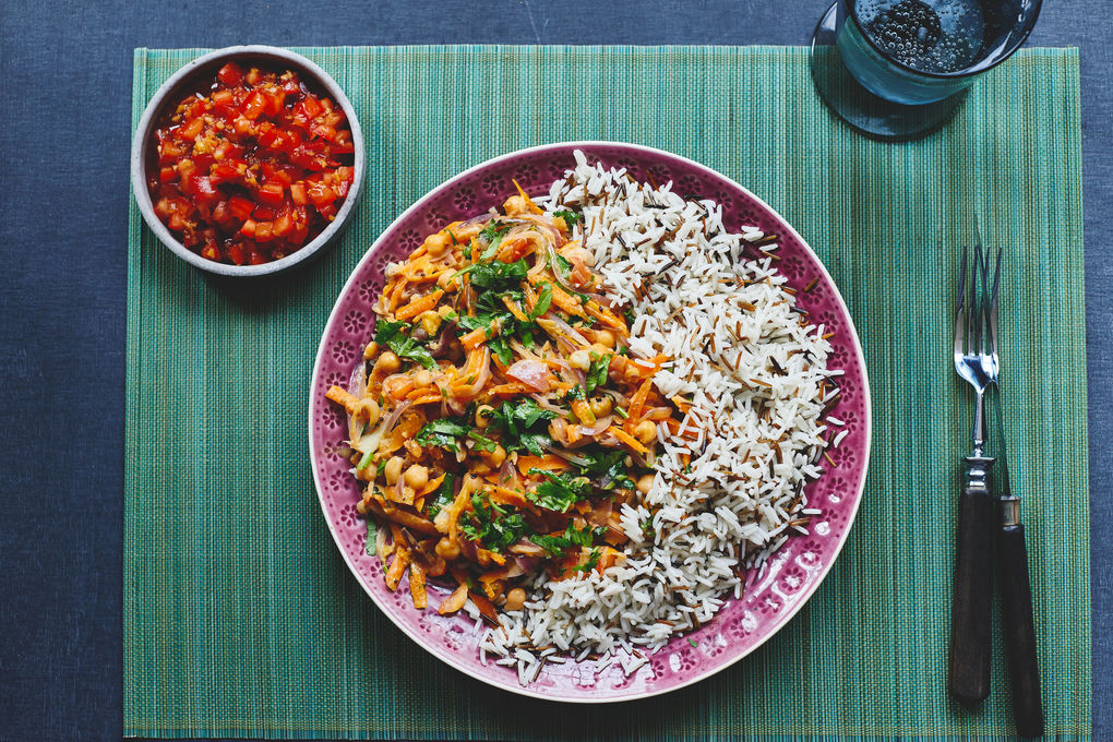 Indisches Kichererbsen-Curry mit Tomaten-Tamarinden-Chutney