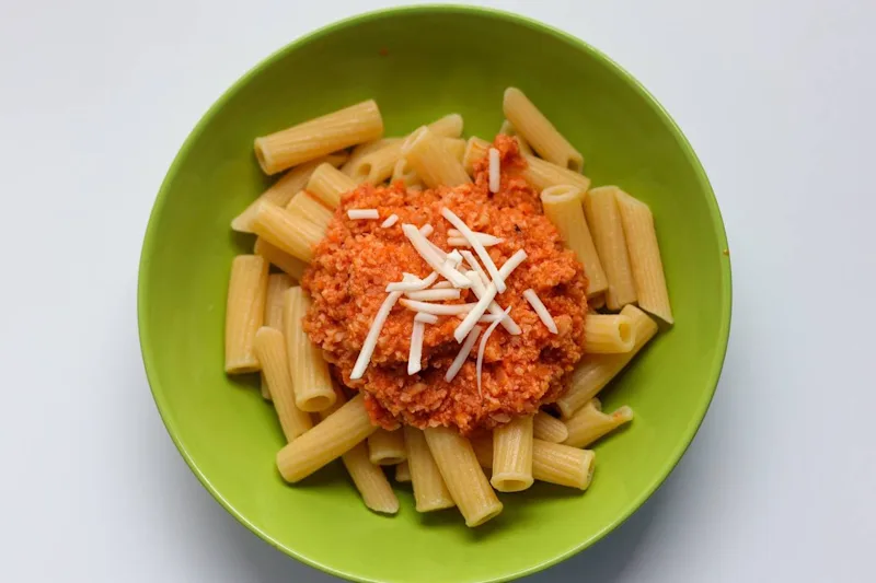 Vegane und glutenfreie Bolognese