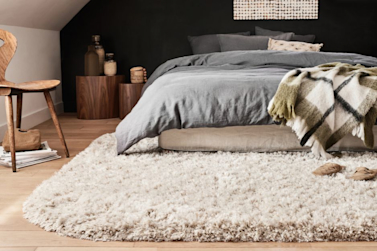 tapis sous le lit
