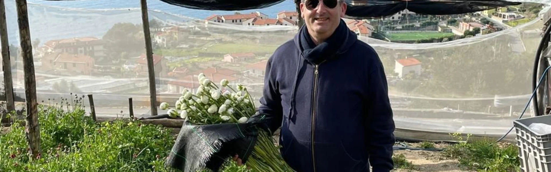 Fröhliche Frühlingsblumen in Italien
