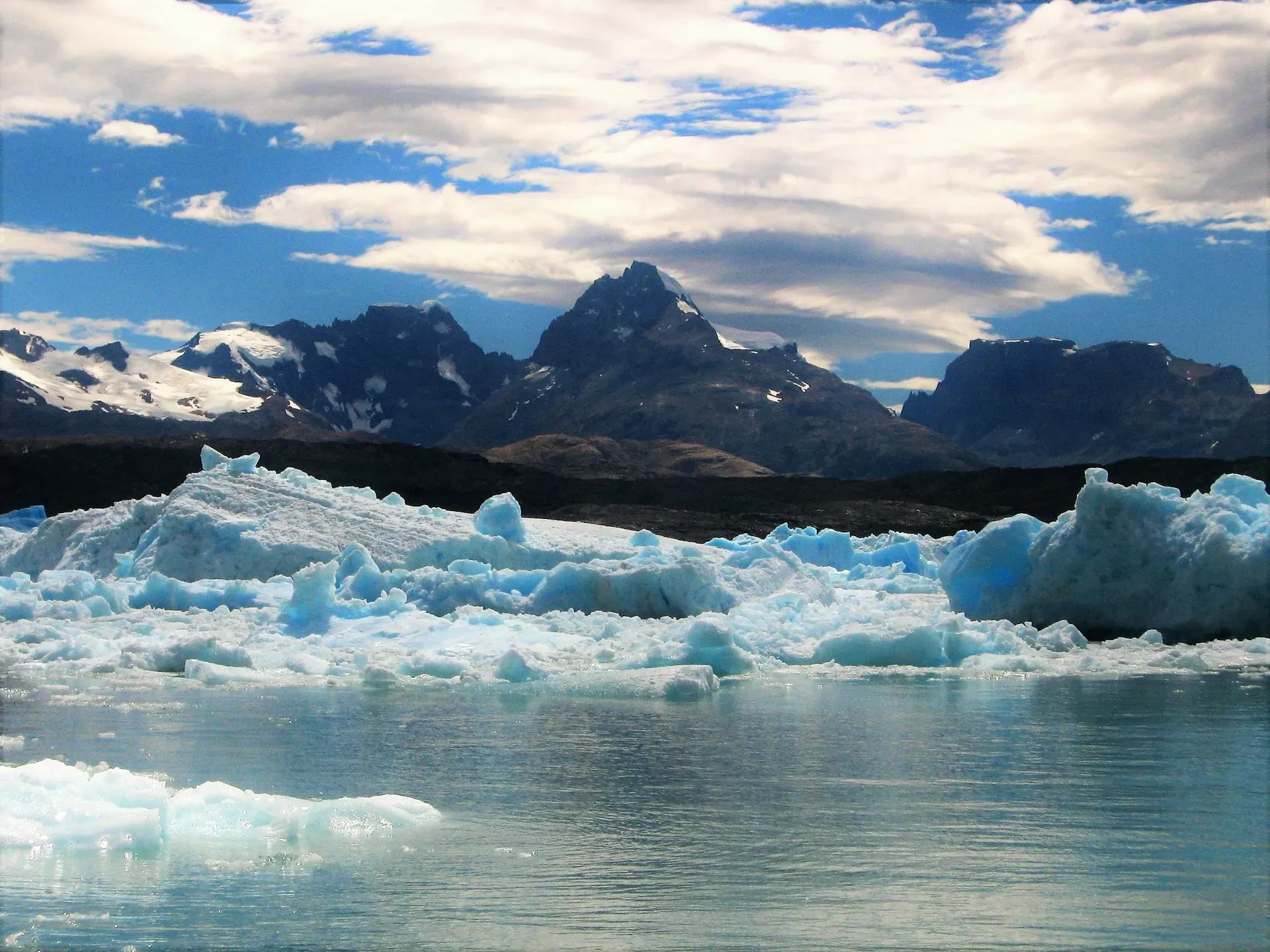 Glaciers of Grey Lake
