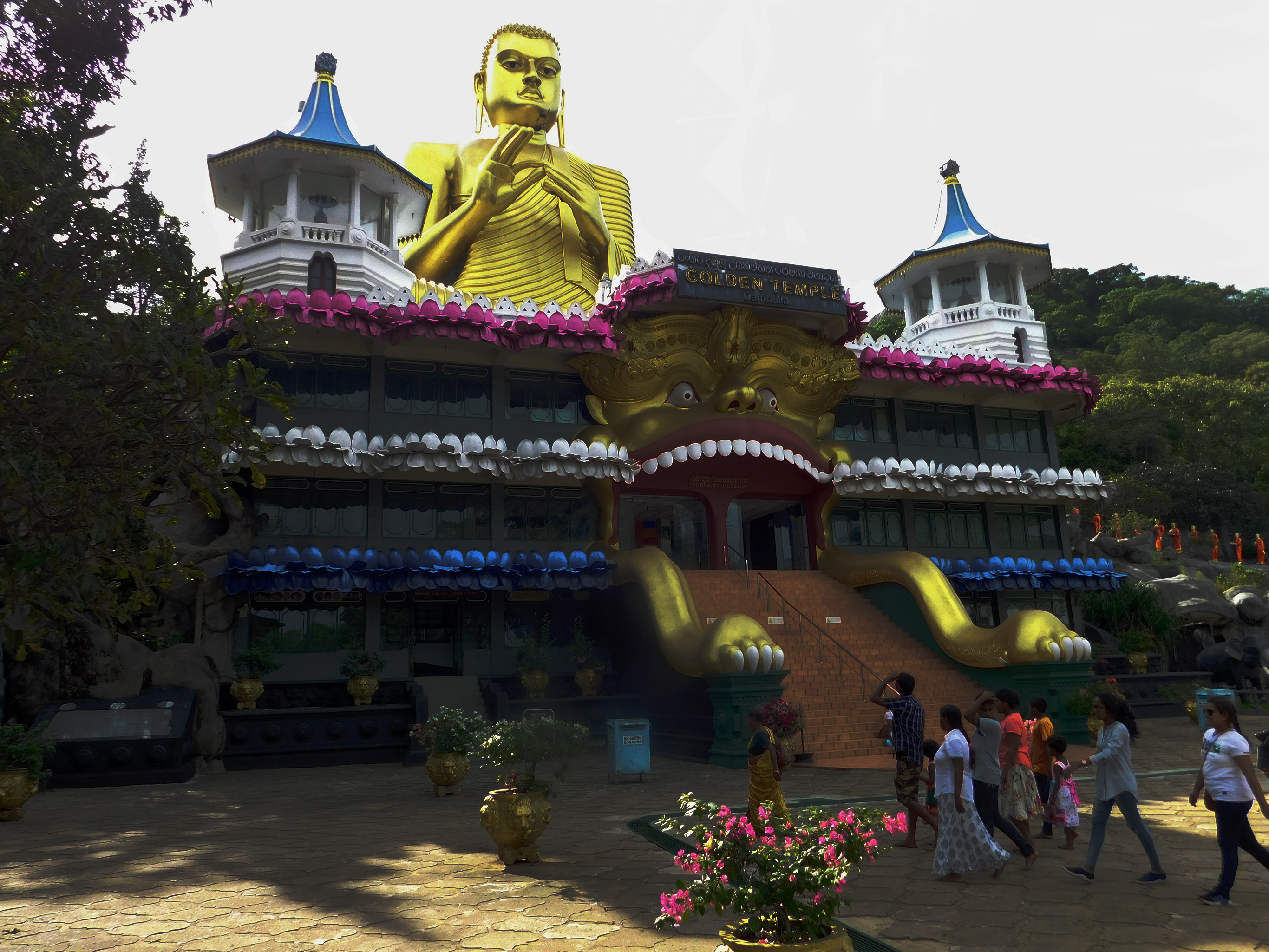 Magnificent monuments to see in Sri Lanka