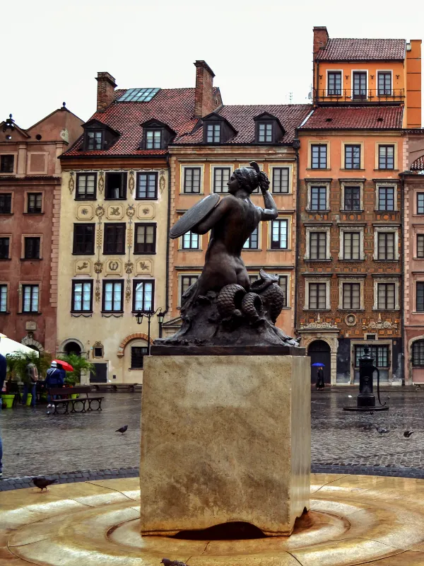 poland-Warsaw Mermaid Statue City Square