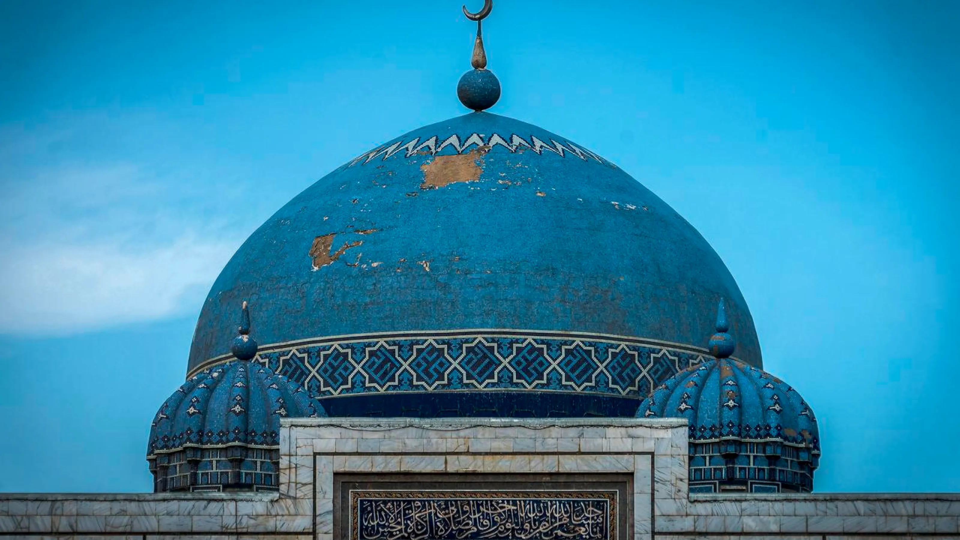 4 tips for respectfully visiting religious sites